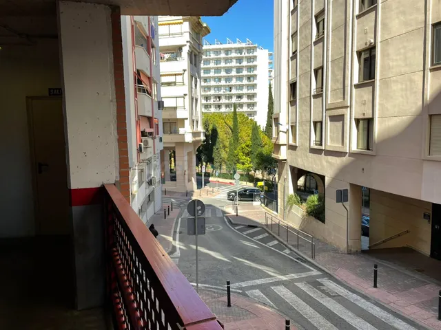 Plaza de garaje cabinada en venta en Benidorm, centro. - foto 5