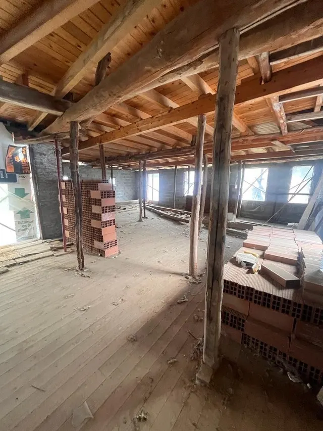 SE VENDE CASA EN CONSTRUCCIÓN  EN VILLANUEVA DE VALDUEZA — 6