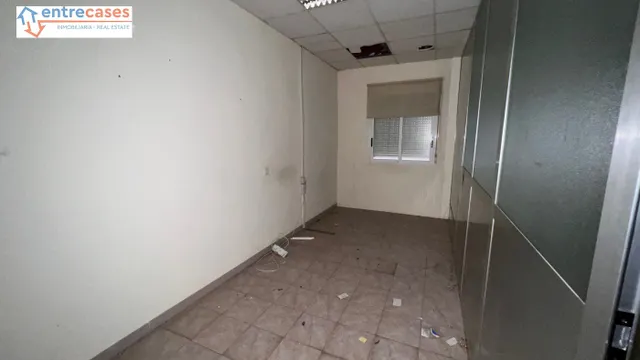 LOCAL COMERCIAL EN RICARDO PORTALES — 37