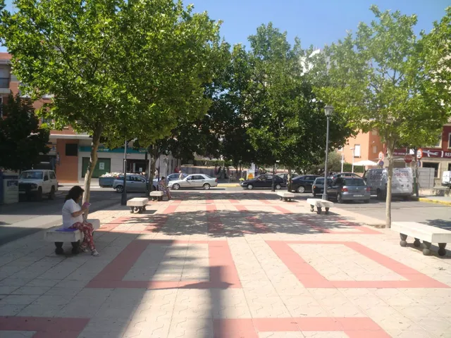 Plaza de garaje en Requena – Edificio Alfonso X - foto 3