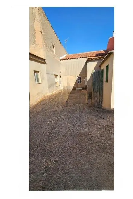 La casita inmobiliaria vende casa de pueblo — 23