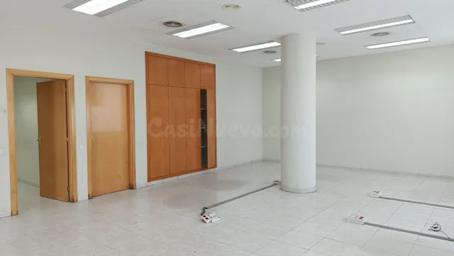 Gran local comercial en las Bases de Manresa - foto 5