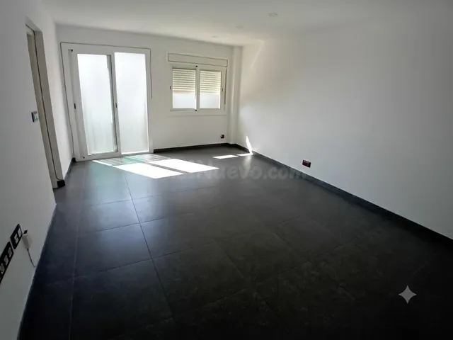 Piso con ascensor, listo para entrar a vivir en Cerdanyola ( - foto 2