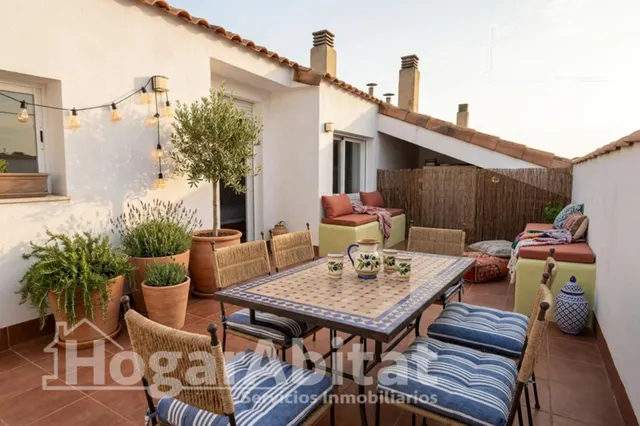 PRECIOSO ÁTIO CON TERRAZA Y TRES BALCONES — 7
