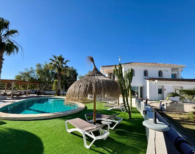 Casa 4 habitaciones 300m² en venta - Centro