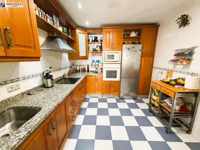 Amplia Casa en Zaidín, Granada - Oportunidad Única — 8