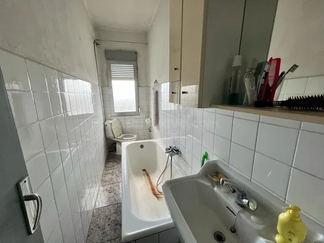 SE VENDE EDIFICIO DE 2 PISOS , BAJO Y FINCA - foto 2