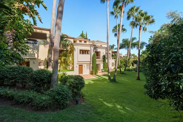 Chalet 6 habitaciones 712m² en venta - Marbella — 24