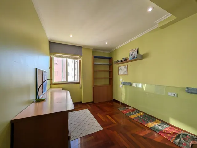 Piso de 4 habitaciones con garaje y 2 trasteros, Vigo. Ref P476 — 7