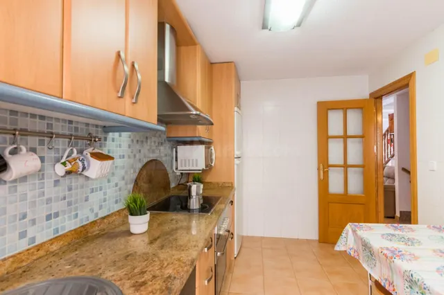 Dúplex amplio de 5 dormitorios con patio, terraza y buhardilla en San José de la Montaña — 5