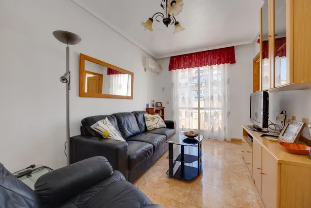 Atico de 3 Dormitorios en Residencial con Piscina en Torrevieja — 10