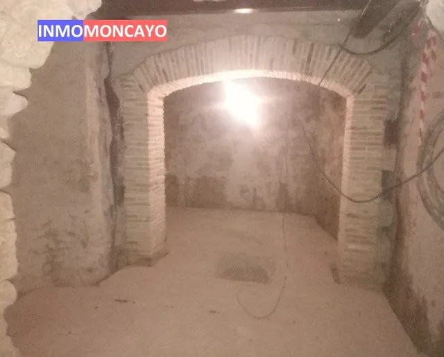 SE VENDE BAR CON BODEGA ANTIGUA EN BORJA — 9
