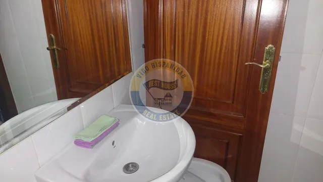 Amplio piso  reformar, en el entorno de Travesía de Vigo — 20