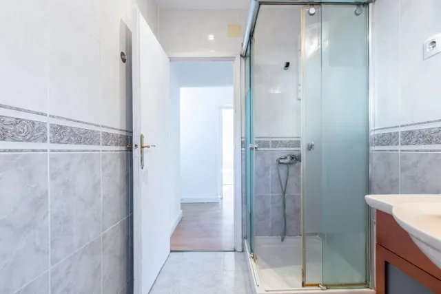 Piso exterior con terraza y mucha luz junto a marqués de vadillo — 18
