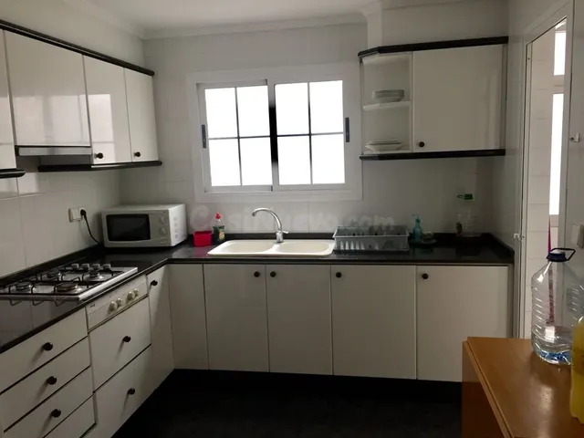 PISO PARA ESTUDIANTES, AMPLIO, DE 4 habitaciones, 2 BAÑOS, A - foto 3