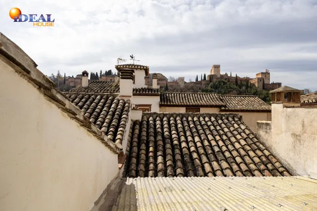 GRAN CASA EN ALBAICÍN BAJO. — 46