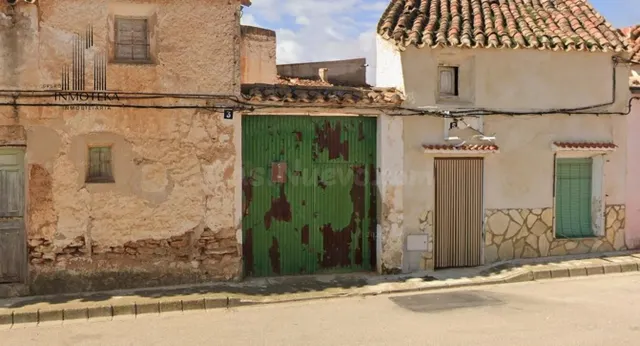 REF: C117 GRUPO INMOTEKA INMOBILIARIA VENDE CASA CON PATIO E - foto 2