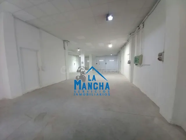 *150.000€* INMOBILIARIA LA MANCHA VENDE LOCAL RECIÉN REFORMADO EN LA ZONA EL PILAR DE 150M2. — 4