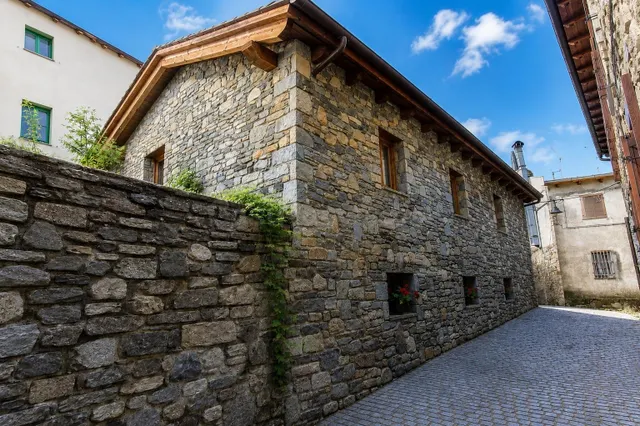 CASA DE PIEDRA ÚNICA EN ANETO – PROYECTO EXCLUSIVO EN EL COR - foto 4