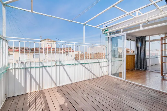 Atico muy amplio con gran terraza en Arabial — 2