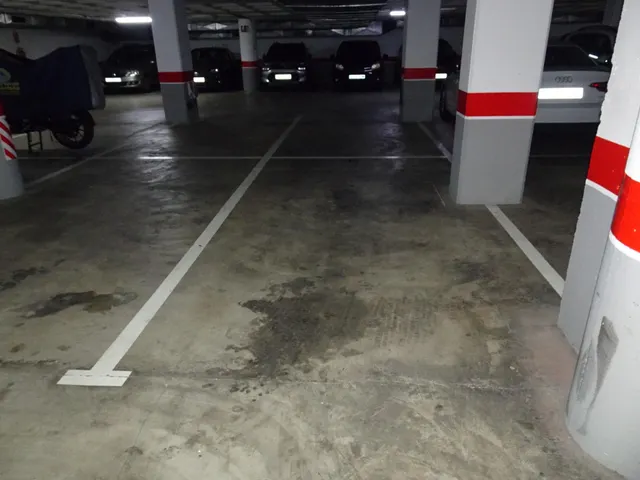 PLAZA DE GARAJE EN LUIS CALANDRE — 6