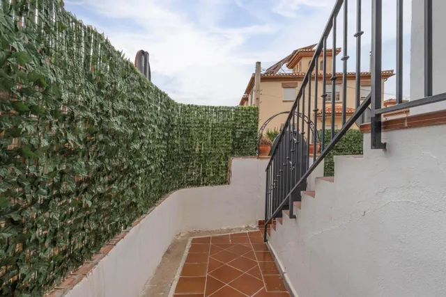 Encantadora Casa Reformada en Ogijares con Vistas y Espacios para Disfrutar — 44