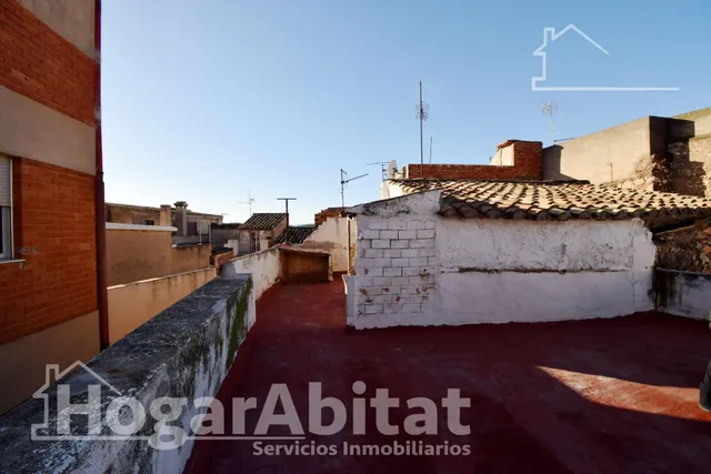 ¡GRAN OPORTUNIDAD! DOS CASAS CON TERRAZA Y BALCÓN — 49
