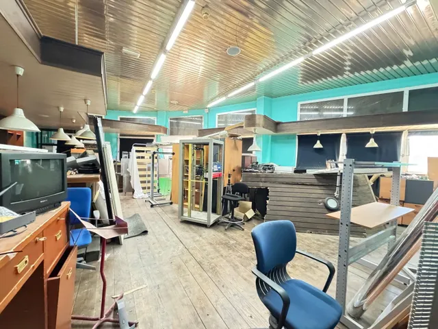 LOCAL COMERCIAL ZONA PLAZA DEL CABALLO — 28