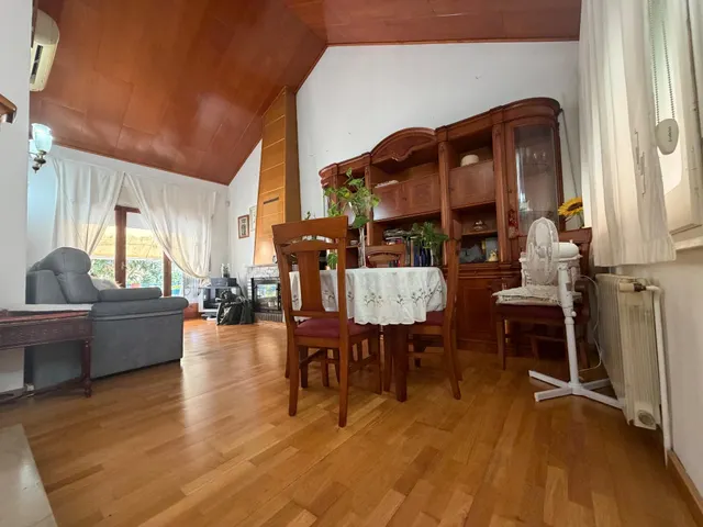 Casa de 5 habitaciones con garaje para 2 coches, terraza y aire acondicionado – lista para entrar a vivir — 8