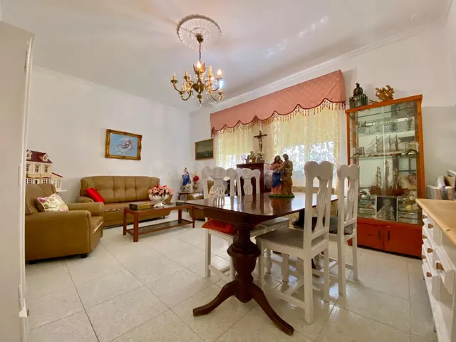 Vivienda amplia con patio-jardín, 5 habitaciones y trastero — 9