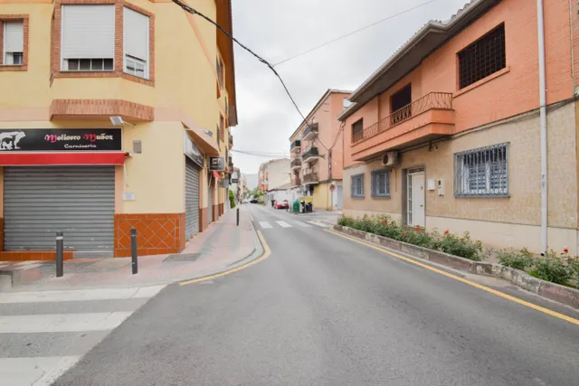 ¡¡Local en el centro de Armilla!! — 12