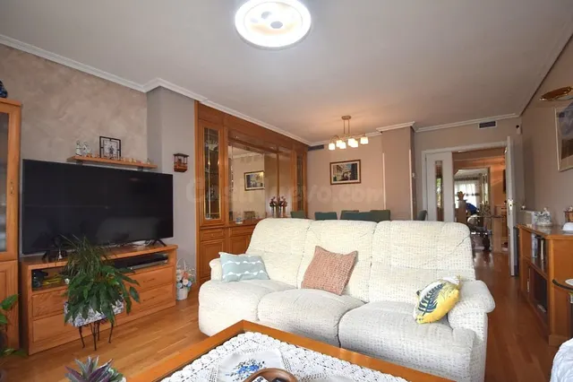 Vivienda de 4 dormitorios en una de las mejores zonas de rivas — 4