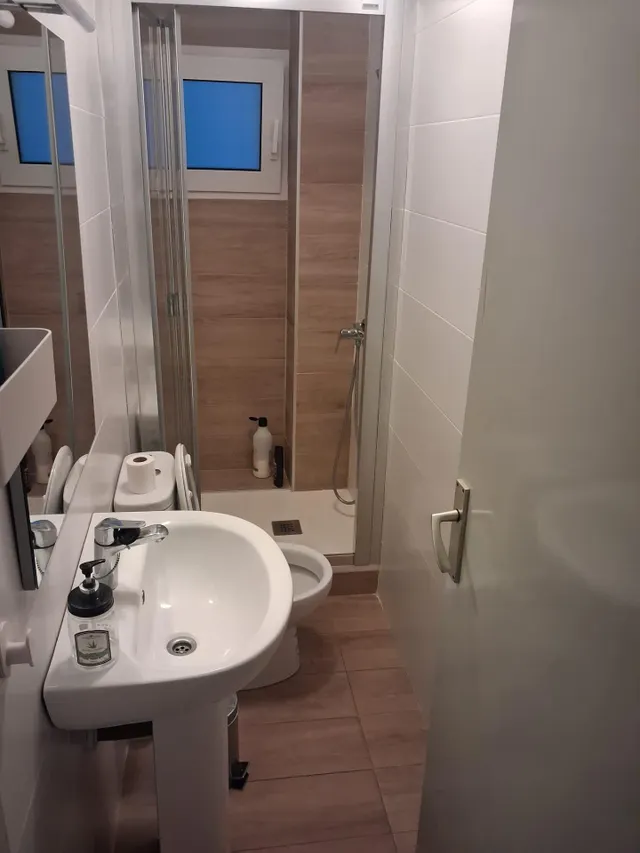 Se alquila habitación en Ronda de Levante — 5