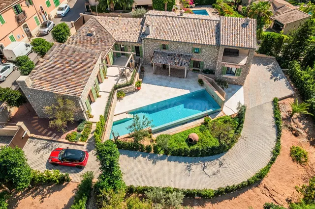 VILLA DE LUJO DE ENSUEÑO EN EL ACOGEDOR PUEBLO DE ES CAPDELL - foto 2