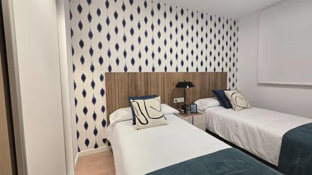 VIVIENDA CON PISCINA y SUPER TERRAZA de 100  m2 — 26