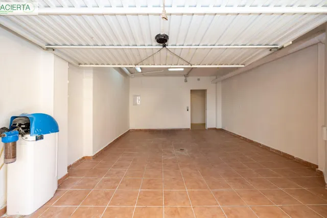 Ponemos a la venta esta preciosa casa en Urbanizacion cerrada, con zonas comunes y piscina comunitaria. — 39