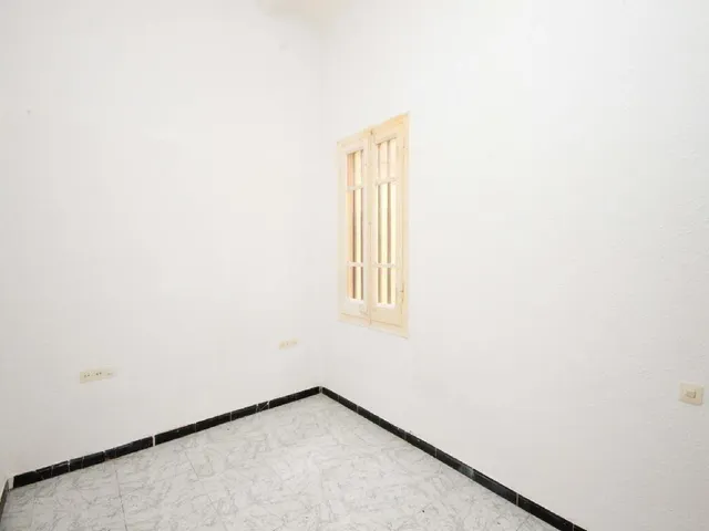 Amplia Planta Baja en c/Monistrol (Vila de Gràcia) Barcelona — 11
