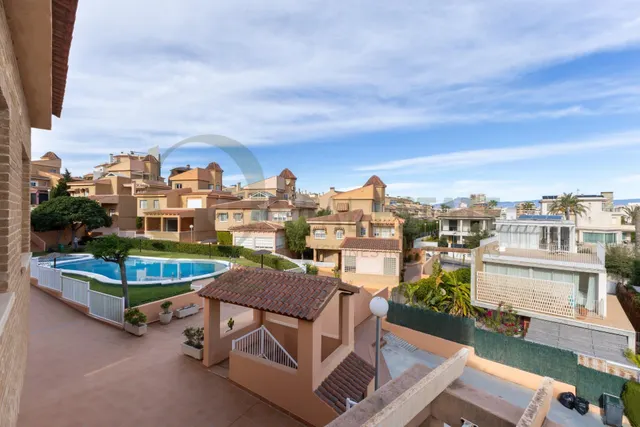 ADOSADO ESPACIOSO EN EL CABO DE LAS HUERTAS, ALICANTE — 2