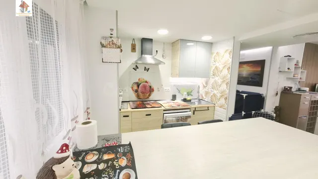 VENTA DE PISO DE TRES DORMITORIOS CON UNA GRAN TERRAZA Y PAT