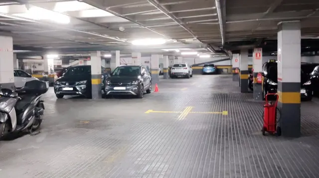 Parking 12m² en alquiler - Eixample — 6