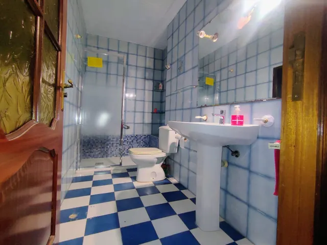 Estupenda casa, junto a la corredera con garaje,  con muchas posibilidades!!!! — 23