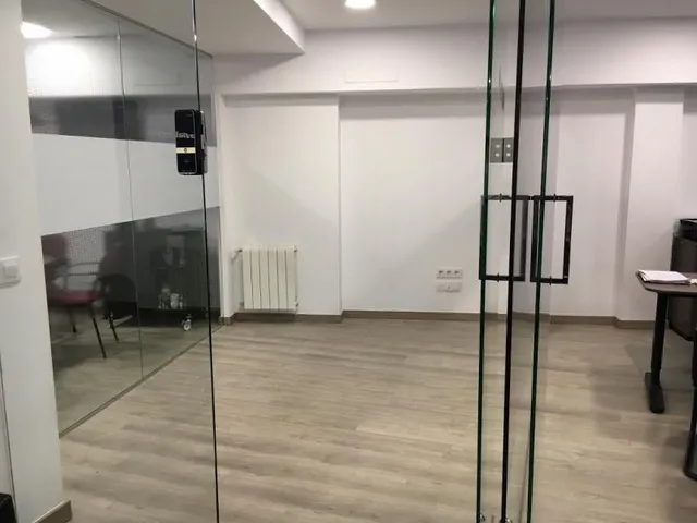 Urbis te ofrece un despacho en zona Centro, Salamanca. — 3