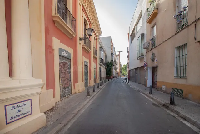 Exclusiva Casa Unifamiliar con Ascensor y Garaje en el Corazón de San Lorenzo, Sevilla — 35