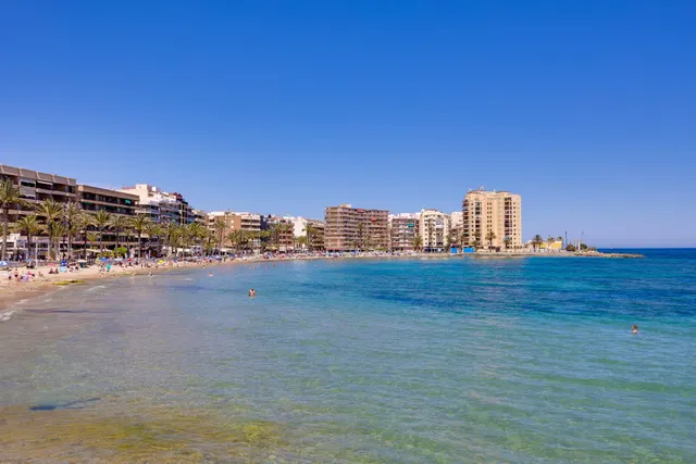 APARTAMENTO DE 3 DORMITORIOS 1 BAÑO 1 ASEO EN TORREVIEJA (PLAYA DEL CURA) — 45