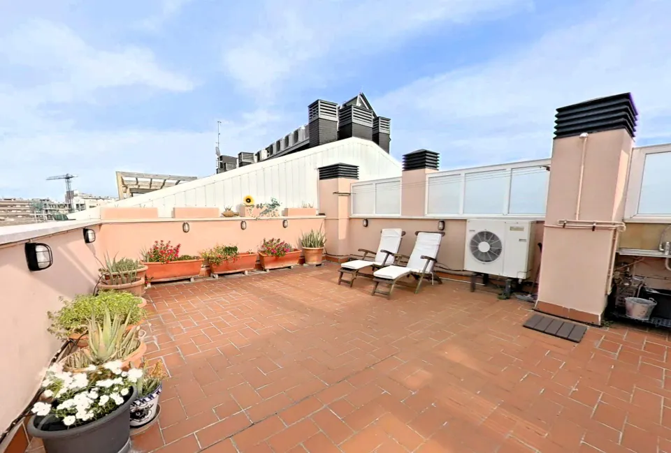 Espectacular ático reformado con terraza privada de 100 m2 en gràcia, Sabadell