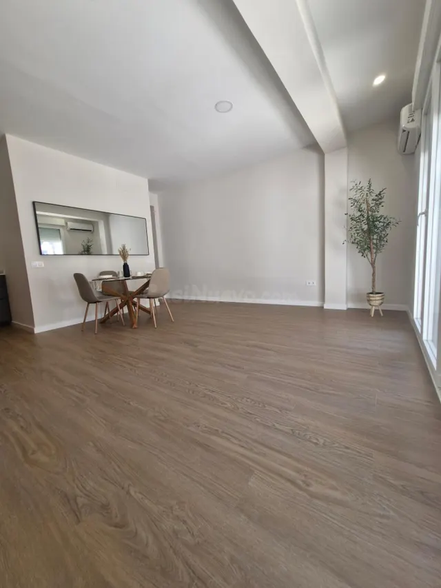 ¡EXCLUSIVO PISO DE DISEÑO CON TERRAZA JUNTO AL JARDÍN DE AYO - foto 2