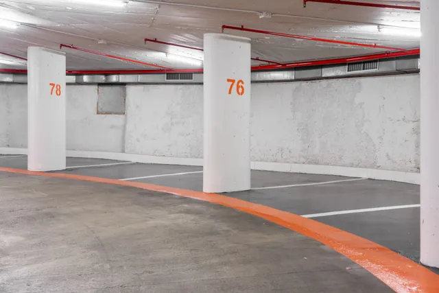 Parking 12m² en alquiler - Barcelona — 48
