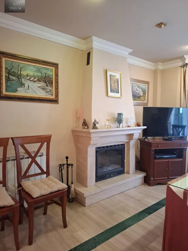 Fantástico chalet en villa argaz, junto al cc serrallo plaza — 31