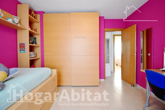 ADOSADO CON 3 TERRAZAS, BALCÓN, PISCINA Y GARAJE — 38
