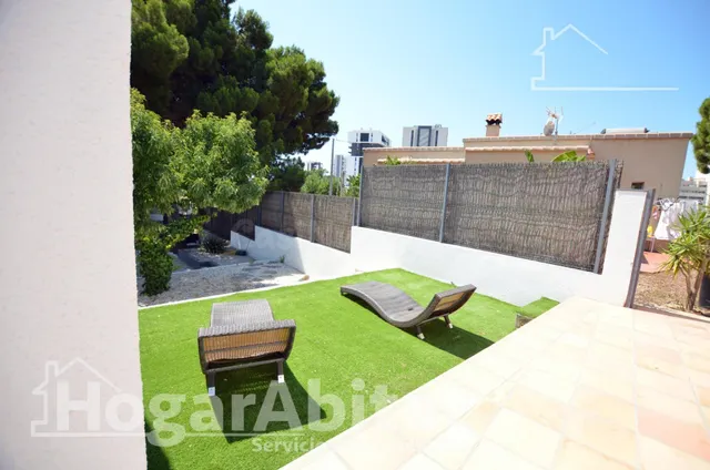 PRECIOSO CHALET REFORMADO CON PISCINA, GARAJE Y DOS TERRAZAS — 2